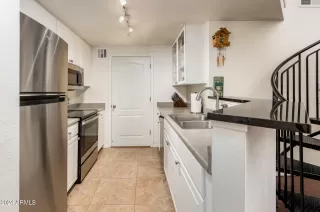 Photo #4: 6748477 Listing