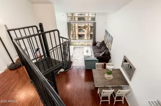 Photo #5: 6748477 Listing