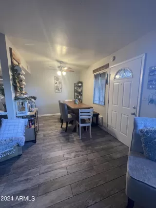 Photo #5: 6748834 Listing