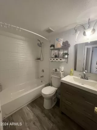 Photo #6: 6748834 Listing