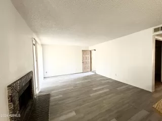 Photo #3: 6748914 Listing