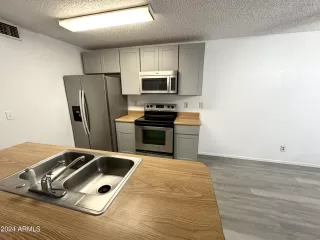 Photo #5: 6748914 Listing