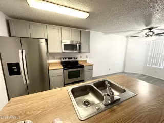 Photo #6: 6748914 Listing