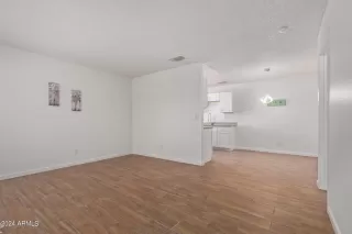 Photo #2: 6748994 Listing