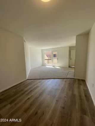 Photo #6: 6749030 Listing