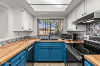 Photo #3: 6749090 Listing