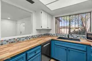 Photo #5: 6749090 Listing