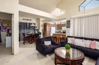 Photo #3: 6749196 Listing