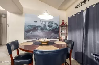 Photo #5: 6749196 Listing