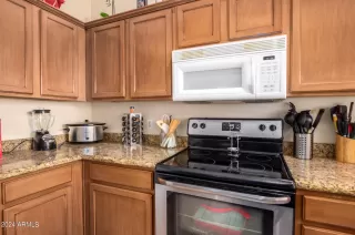 Photo #6: 6749196 Listing