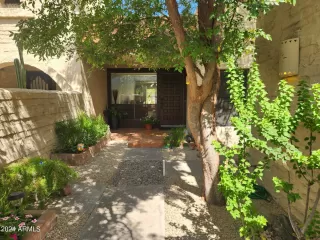 Photo #4: 6749371 Listing