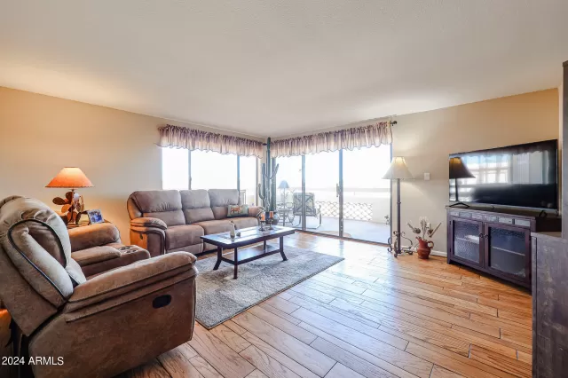 MLS: 6749394 Condo For Sale