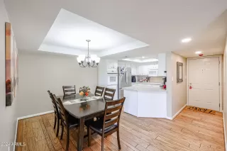 Photo #6: 6749394 Listing