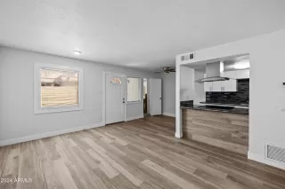 Photo #1: 6749698 Listing