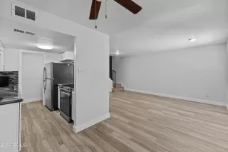 Photo #3: 6749698 Listing