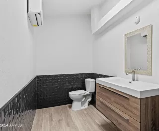 Photo #6: 6749698 Listing