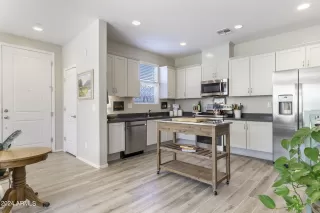 Photo #6: 6749902 Listing 