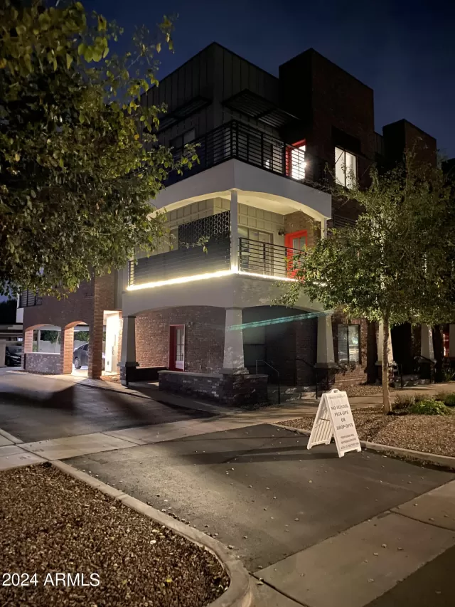 MLS: 6749987 Condo For Sale