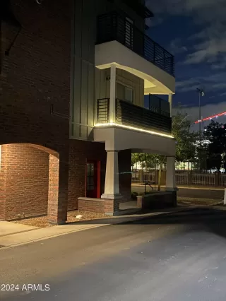 Photo #2: 6749987 Listing 