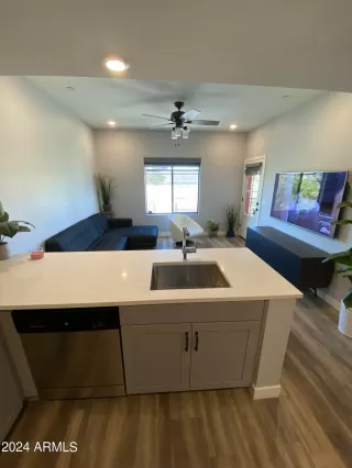 Photo #6: 6749987 Listing 