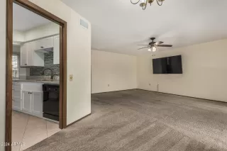 Photo #5: 6750041 Listing 