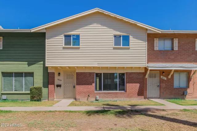 MLS: 6750047 Condo For Sale