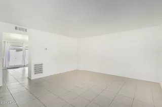 Photo #5: 6750047 Listing 