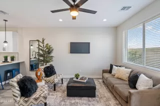 Photo #3: 6750151 Listing