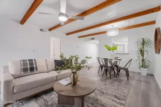 Photo #3: 6750305 Listing