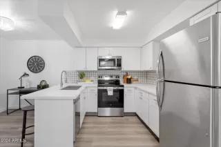 Photo #5: 6750305 Listing