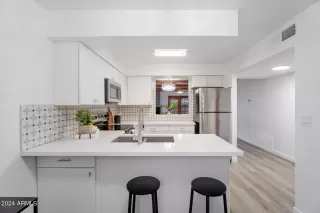 Photo #6: 6750305 Listing