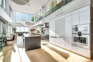 Photo #6: 6750533 Listing 