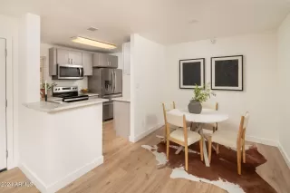 Photo #2: 6750654 Listing 