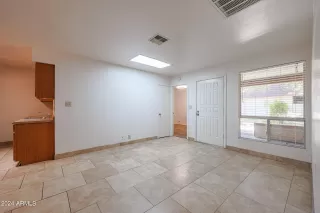 Photo #5: 6750767 Listing 