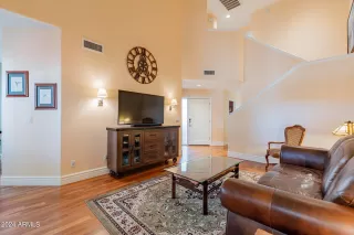 Photo #6: 6751045 Listing