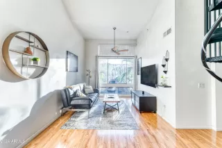 Photo #2: 6751394 Listing