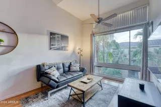 Photo #5: 6751394 Listing