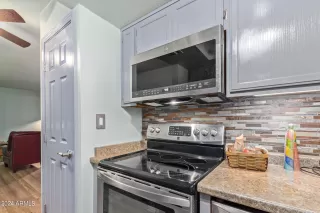 Photo #6: 6751555 Listing