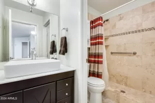 Photo #2: 6751938 Listing