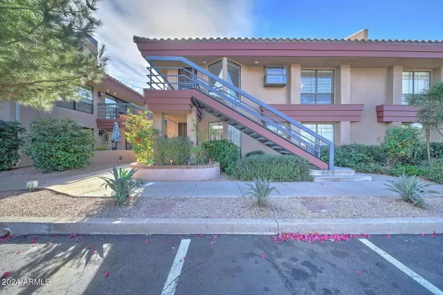 MLS: 6752011 Condo For Sale