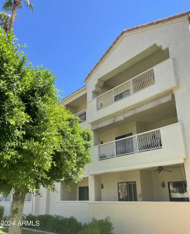 MLS: 6752091 Condo For Sale