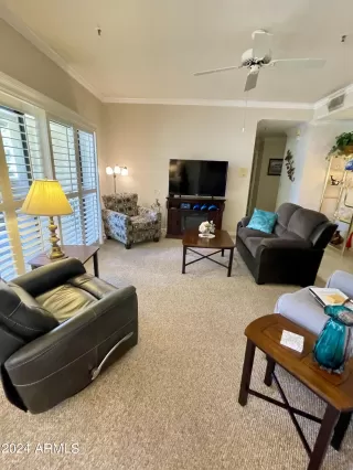 Photo #4: 6752091 Listing