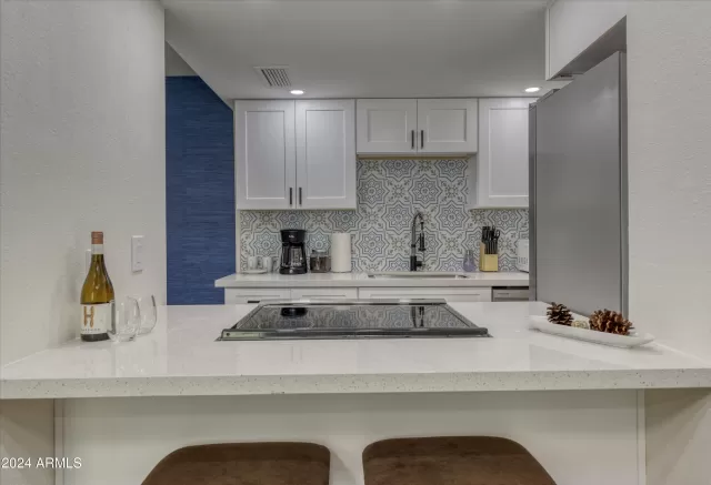 MLS: 6752121 Condo For Sale