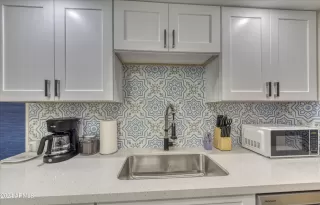 Photo #2: 6752121 Listing 