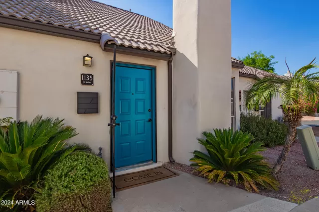 MLS: 6752195 Condo For Sale