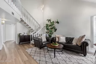 Photo #2: 6752195 Listing 