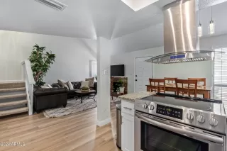 Photo #6: 6752195 Listing 