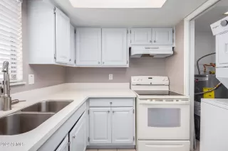 Photo #6: 6752486 Listing 