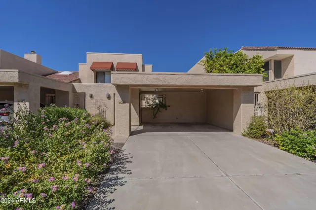 MLS: 6752611 Condo For Sale