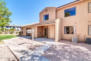 Photo #2: 6752737 Listing